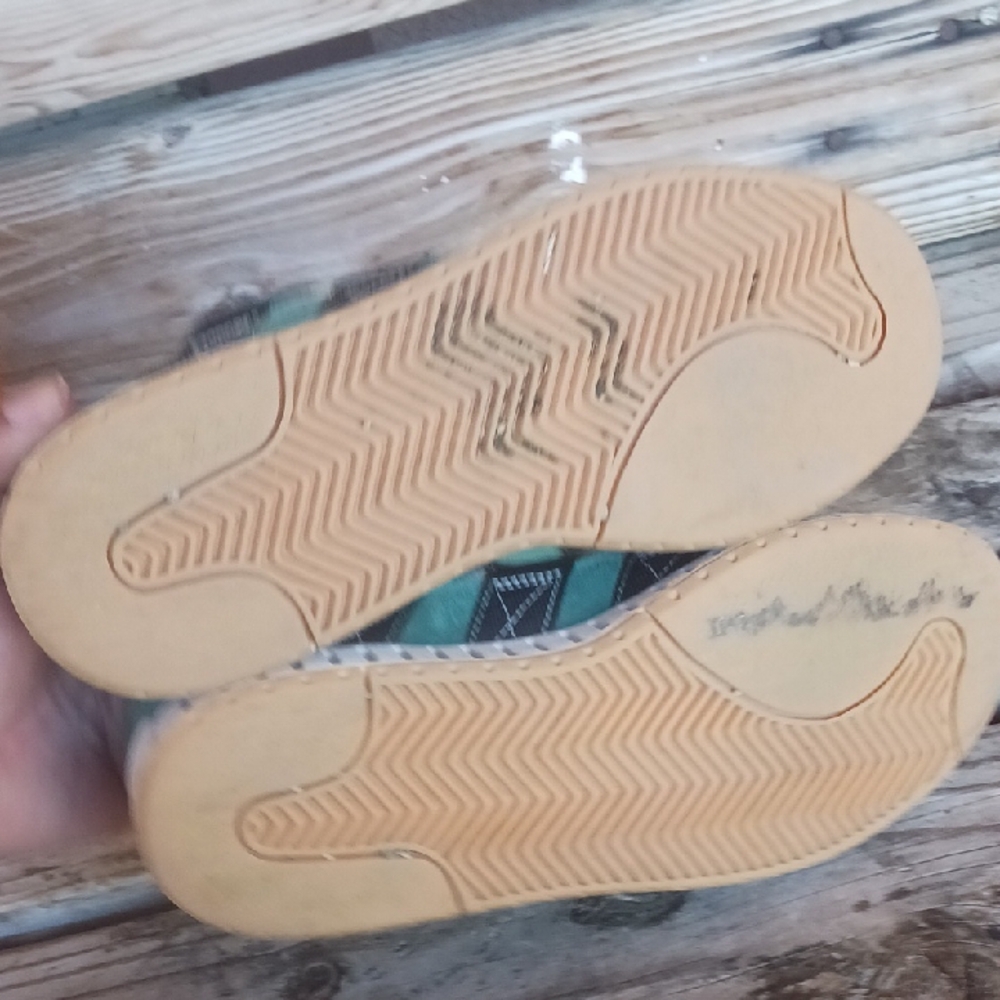Adidas Green and Black Sneakers - Picture 13 of 13